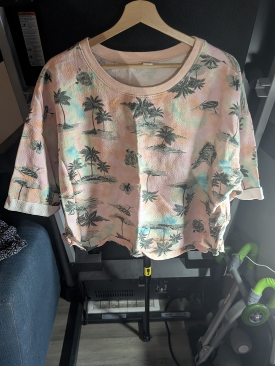 Old Navy Tops - Old Navy Pink Pastel Tropical Print Crop Top